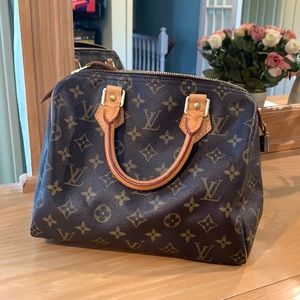 Luis Vuitton speedy bag